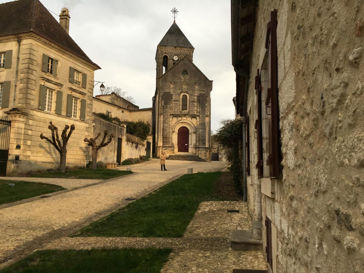 Au Pied Du Chateau Bourdeilles Екстериор снимка